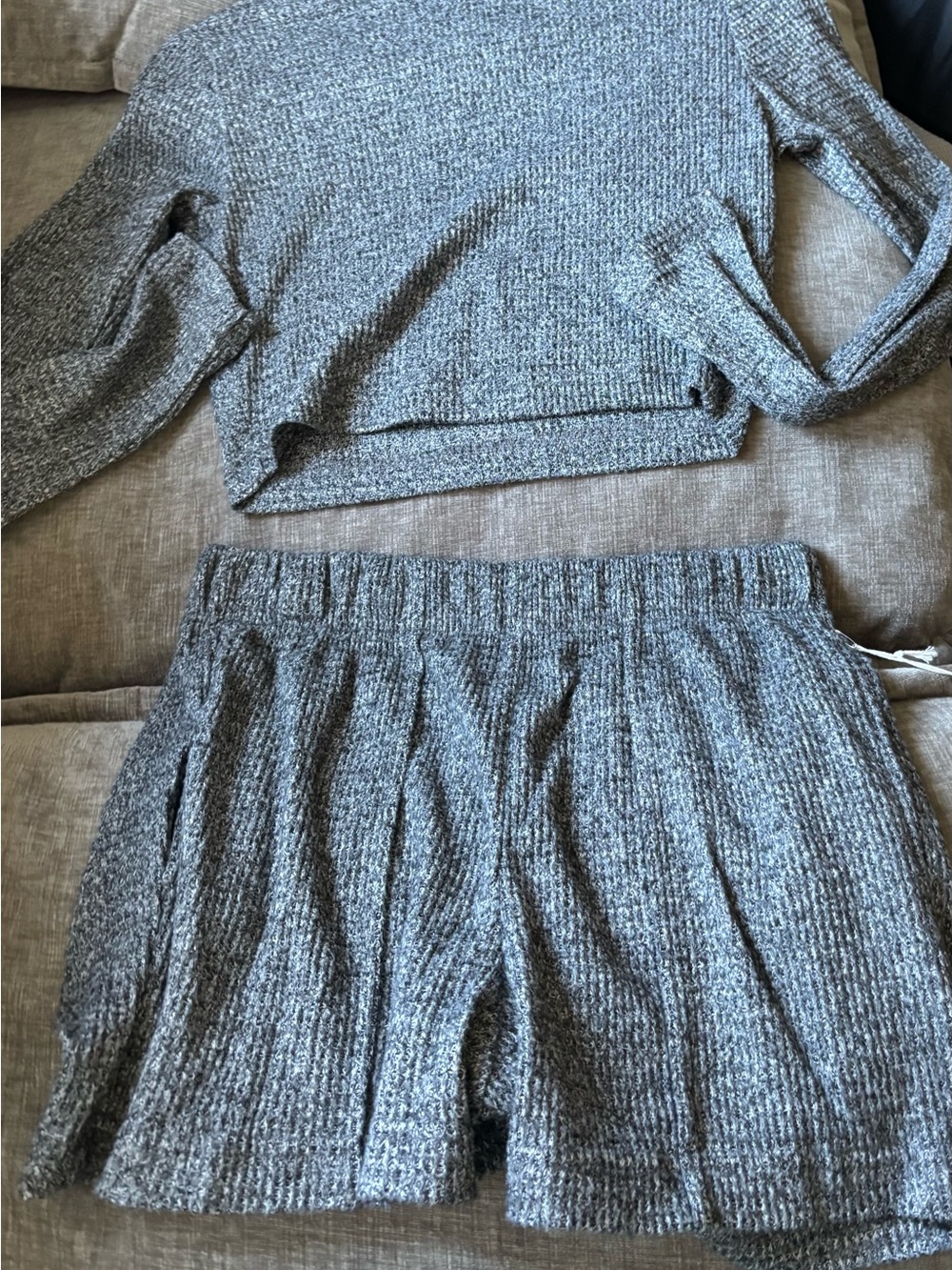 2 piece shorts and crop top matching lounge casual wear   Size junior large